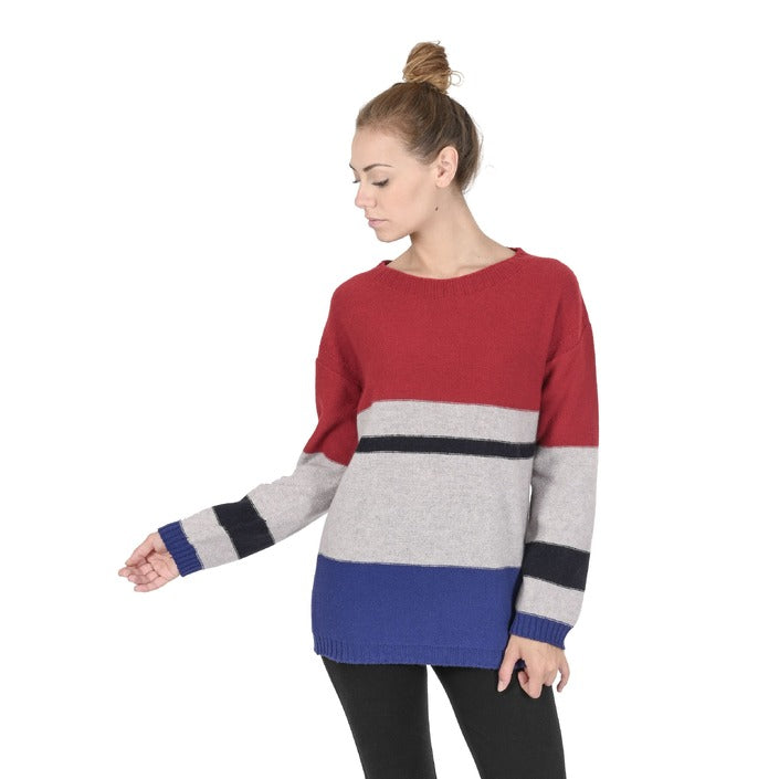 Crown of Edinburgh Cashmere Women's Boat Neck Sweater RED/GREY/BLUE