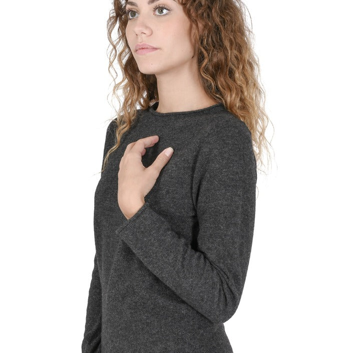 Crown of Edinburgh Cashmere Women's Boat Neck Sweater IRON GREY