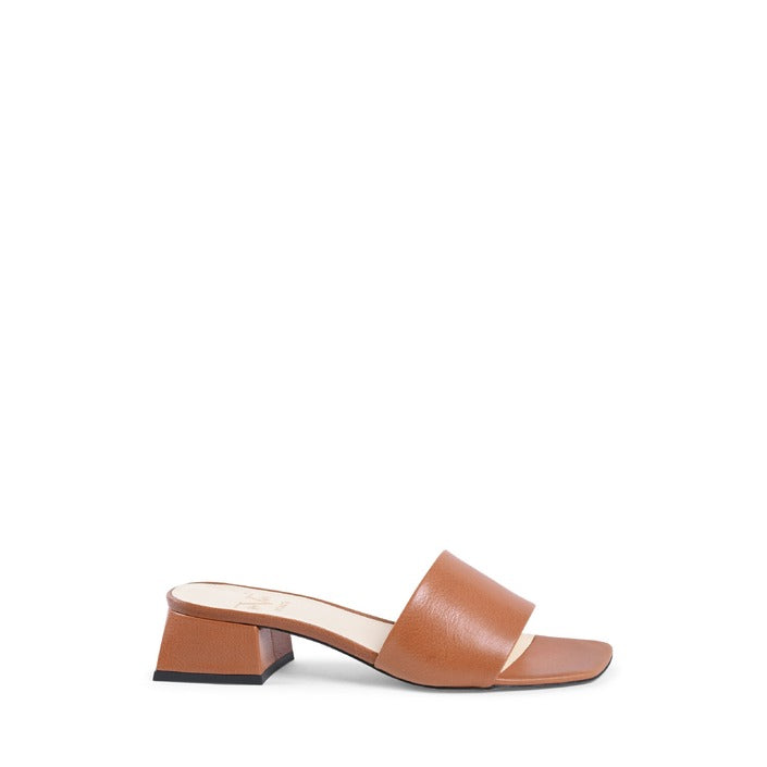 19V69 ITALIA by VERSACE Women's Sandal Tan NEPER KID TAN