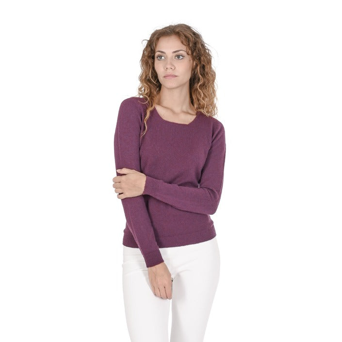 Crown of Edinburgh Cashmere Women's Square Neck Sweater BURGUNDY
