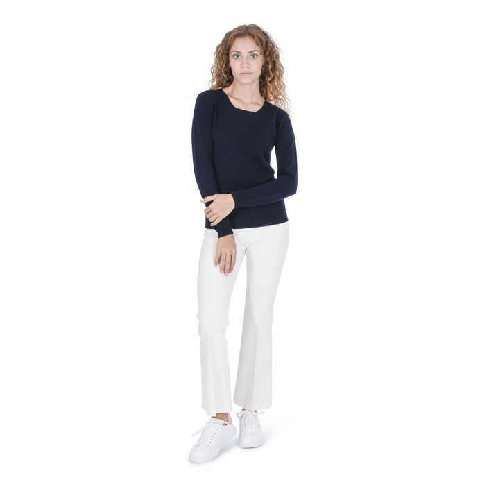 Crown of Edinburgh Cashmere Womens Square Neck Sweater NAVY