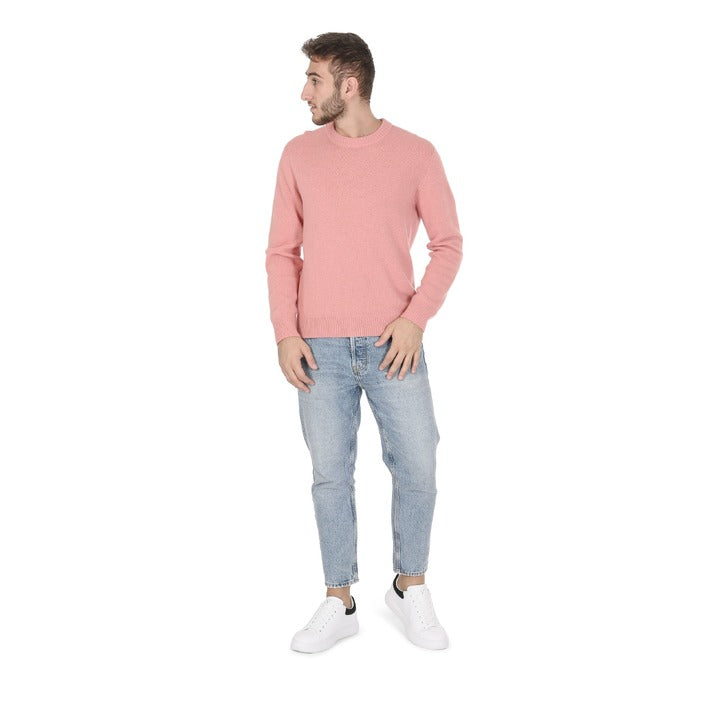 Crown of Edinburgh Cashmere Men's Round Neck Sweater SALMON
