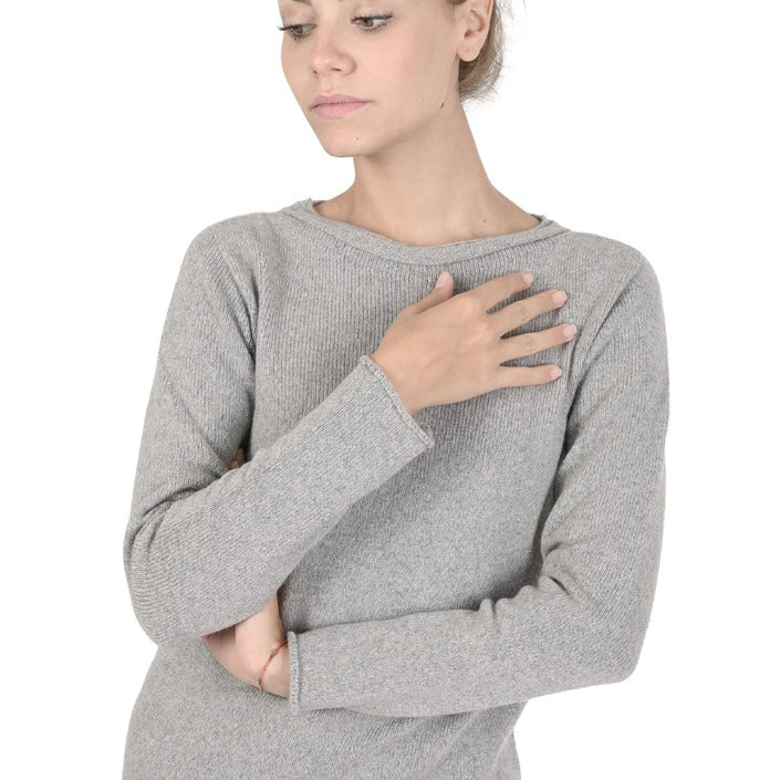Crown of Edinburgh Cashmere Women's Boat Neck Sweater GREY