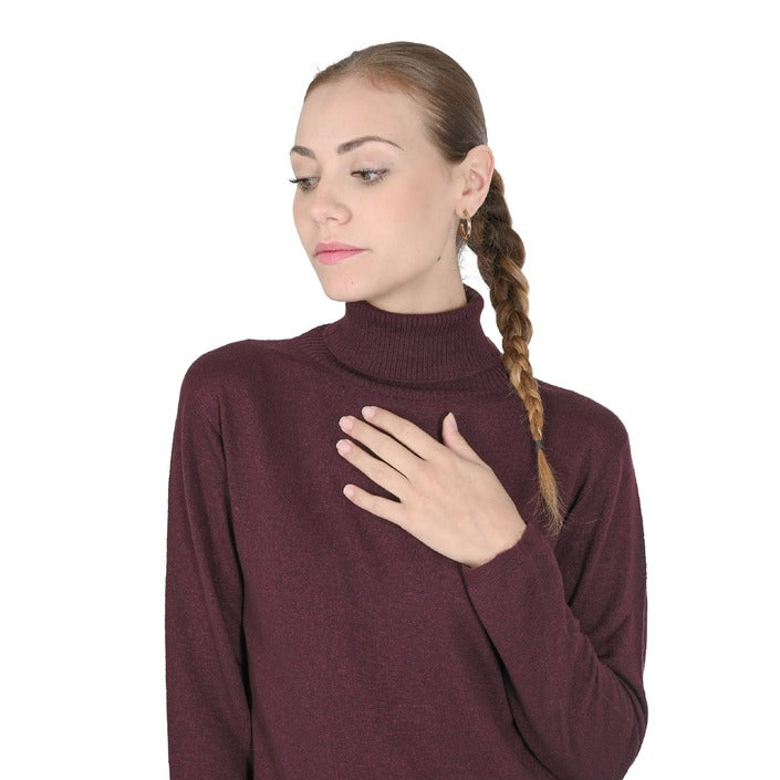 Crown of Edinburgh Cashmere Women's Turtleneck Sweater BURGUNDY