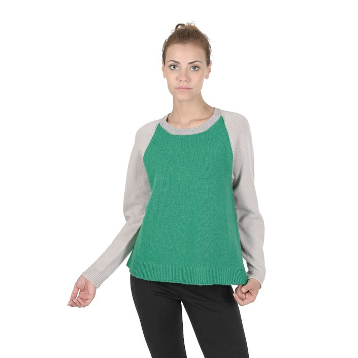 Crown of Edinburgh Cashmere Women's Round Neck Sweater GREEN/CREAM