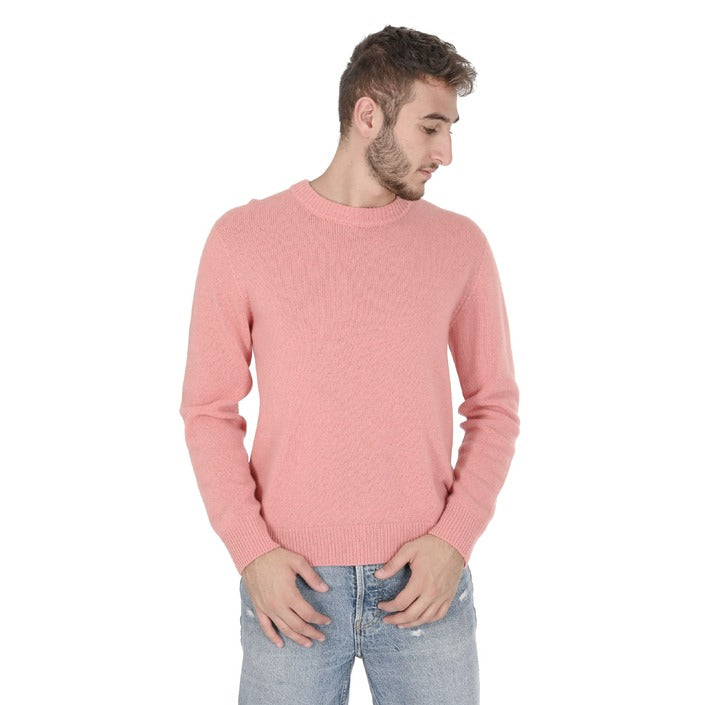 Crown of Edinburgh Cashmere Men's Round Neck Sweater SALMON