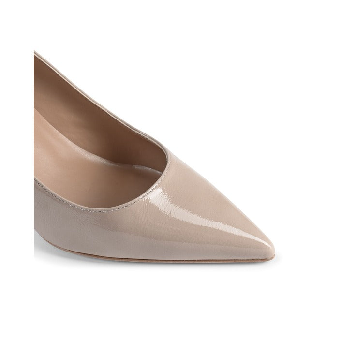 19V69 ITALIA by VERSACE Women's Pump NAPLACK CAPPUCCINO
