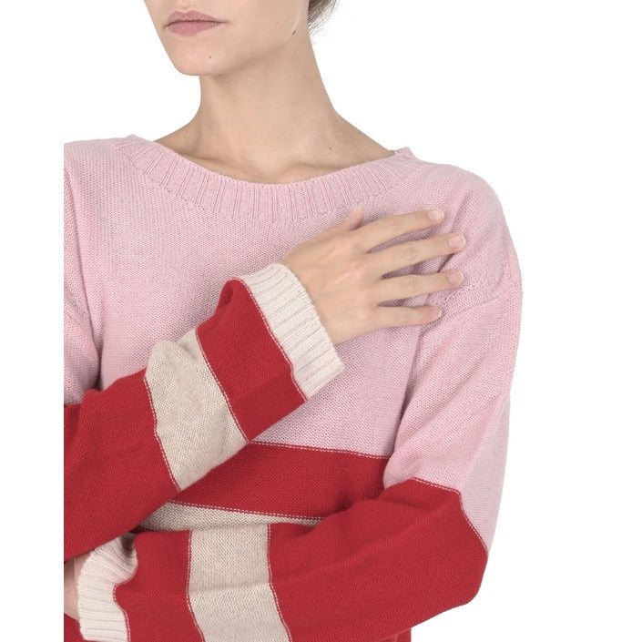 Crown of Edinburgh Cashmere Women's Boat Neck Sweater PINK/RED