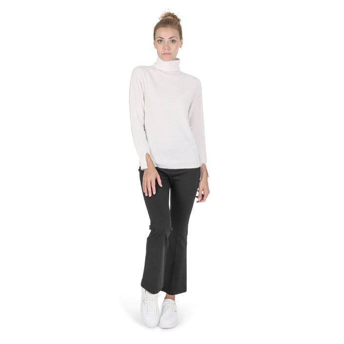 Crown of Edinburgh Cashmere Women's Turtleneck Sweater OFF WHITE