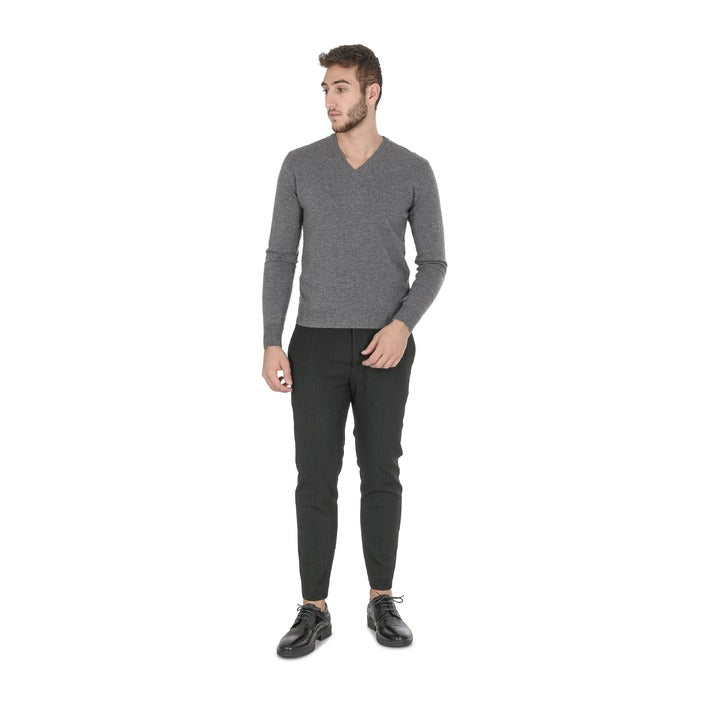 Crown of Edinburgh Cashmere Men's V Neck Sweater GREY