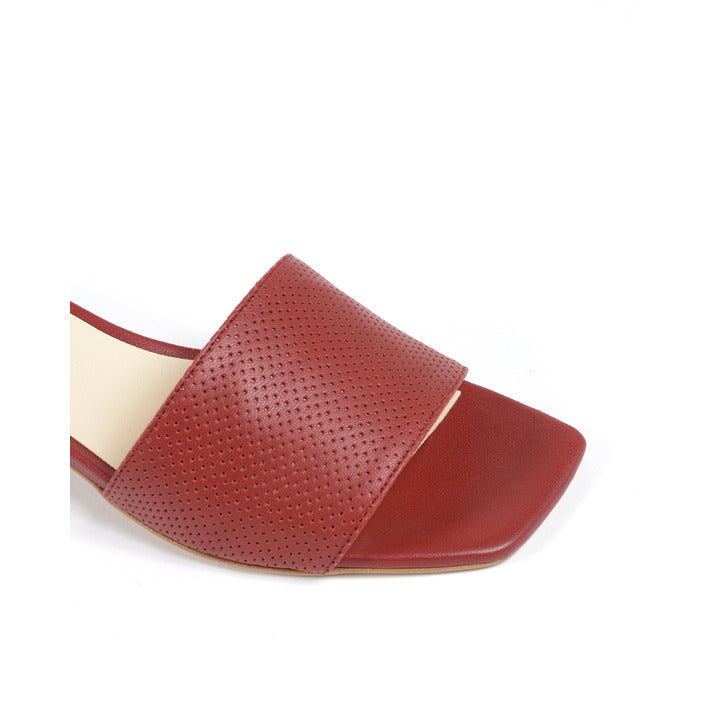 19V69 ITALIA by VERSACE Women's Sandal TRAF ROSSO FRAGOLA
