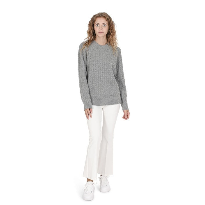 Crown of Edinburgh Cashmere Women's Round Neck Sweater GREY