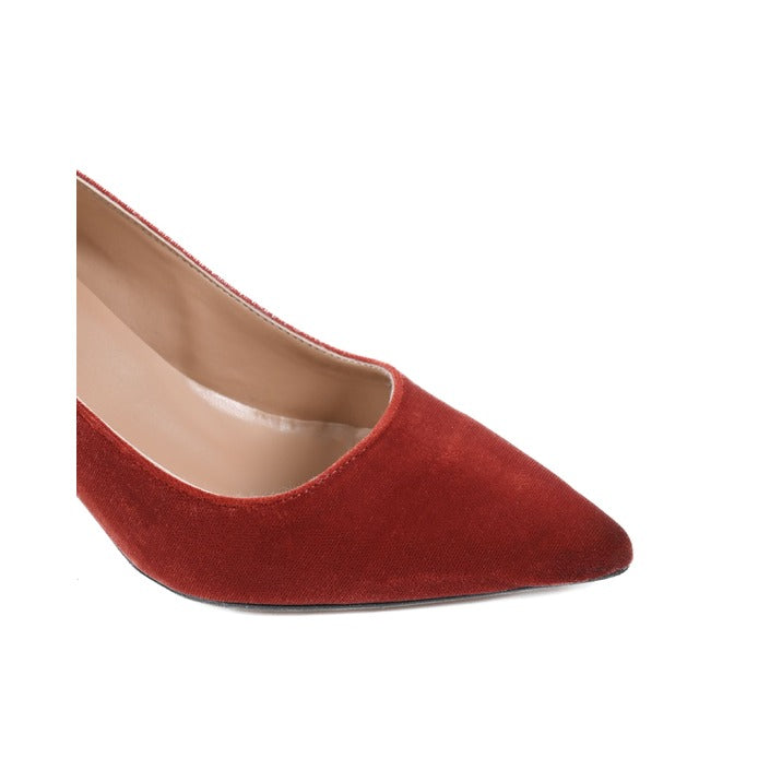 19V69 ITALIA by VERSACE Women's Pump Red VELLUTO GRANATA