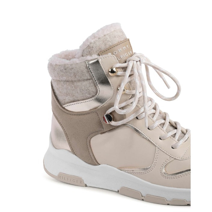 Tommy Hilfiger Women's Boot Beige