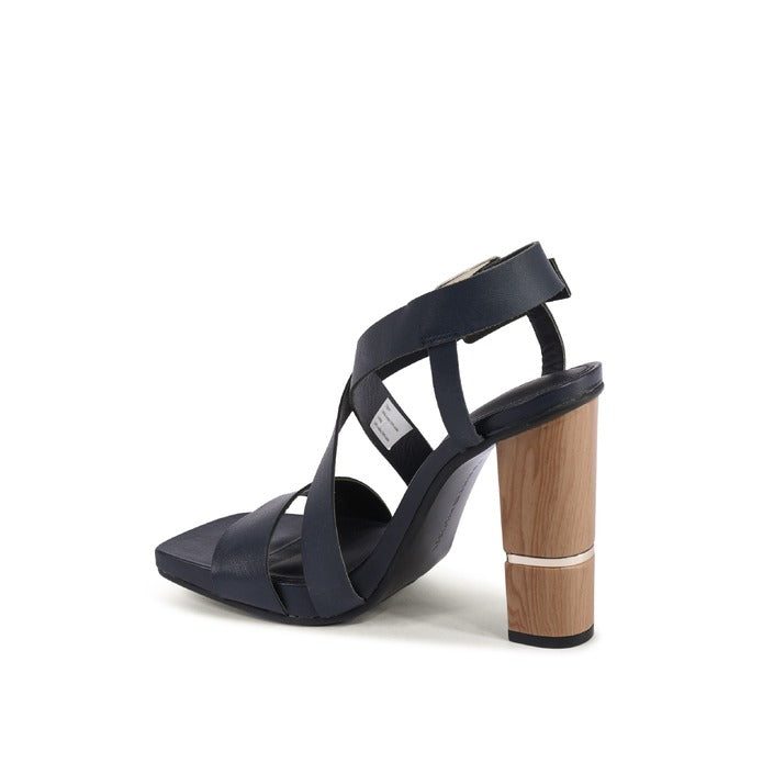 Tommy Hilfiger Women's Sandal Blue