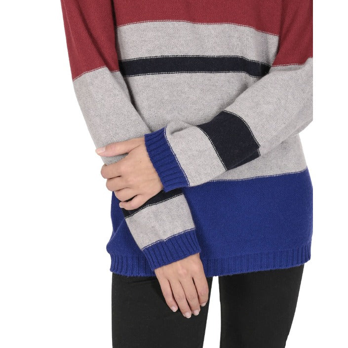 Crown of Edinburgh Cashmere Women's Boat Neck Sweater RED/GREY/BLUE