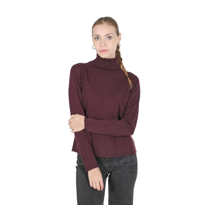 Crown of Edinburgh Cashmere Women's Turtleneck Sweater BURGUNDY
